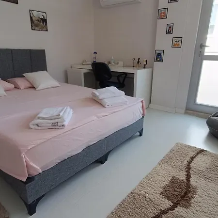 Lara'da Modern Bir Vaha Apartment