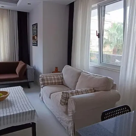 Lägenhet Lara'da Modern Bir Vaha *