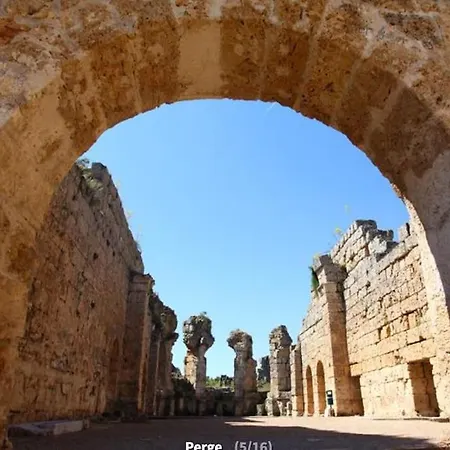 דירה Lara'da Modern Bir Vaha אנטליה