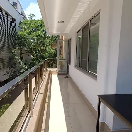 شقة Lara'da Modern Bir Vaha *