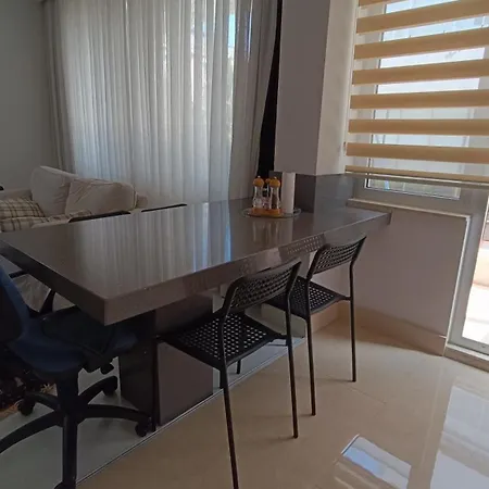 Lara'da Modern Bir Vaha דירה