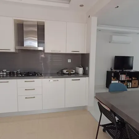דירה Lara'da Modern Bir Vaha