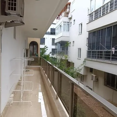 Lara'da Modern Bir Vaha * אנטליה