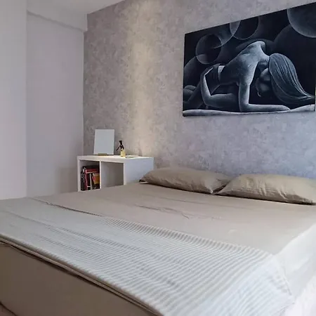 Appartamento Lara'da Modern Bir Vaha *