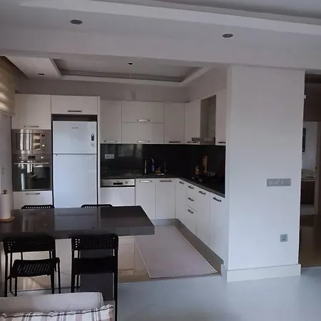 Lara'da Modern Bir Vaha 아파트 안탈리아