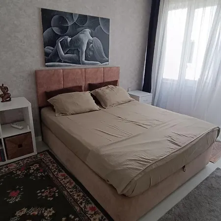 아파트 Lara'da Modern Bir Vaha
